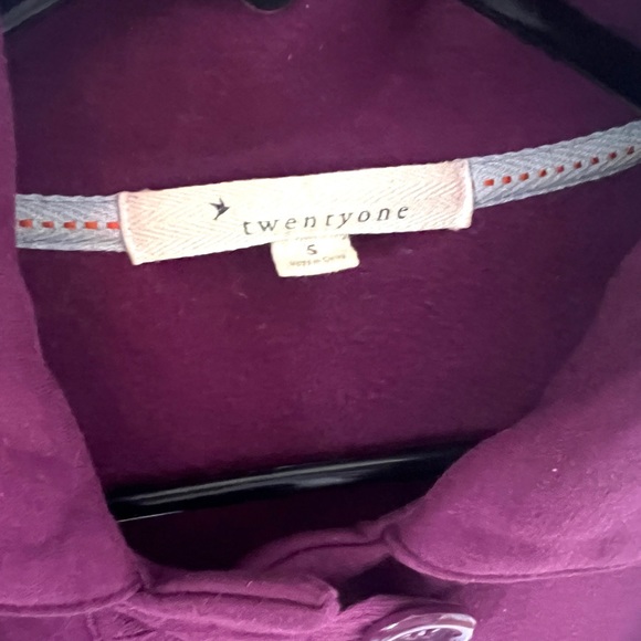 Forever 21 sweater - Picture 3 of 4